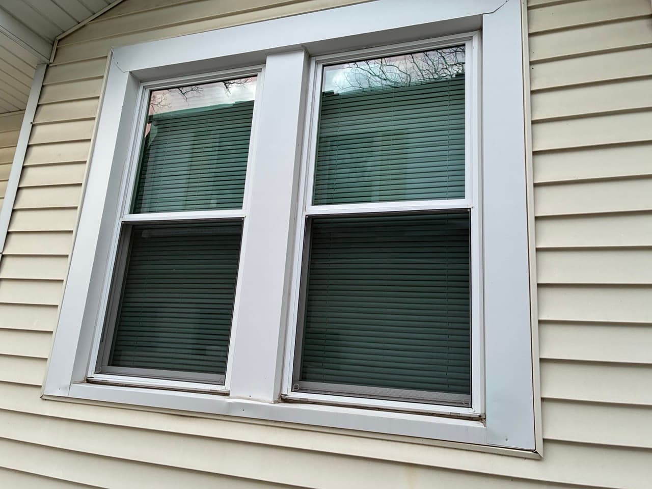 Residential window cleaning result in natural light